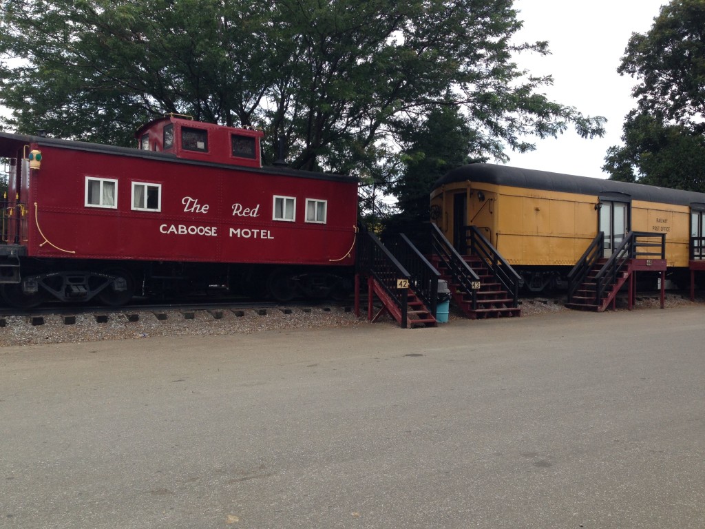 Red Caboose Motel Cars